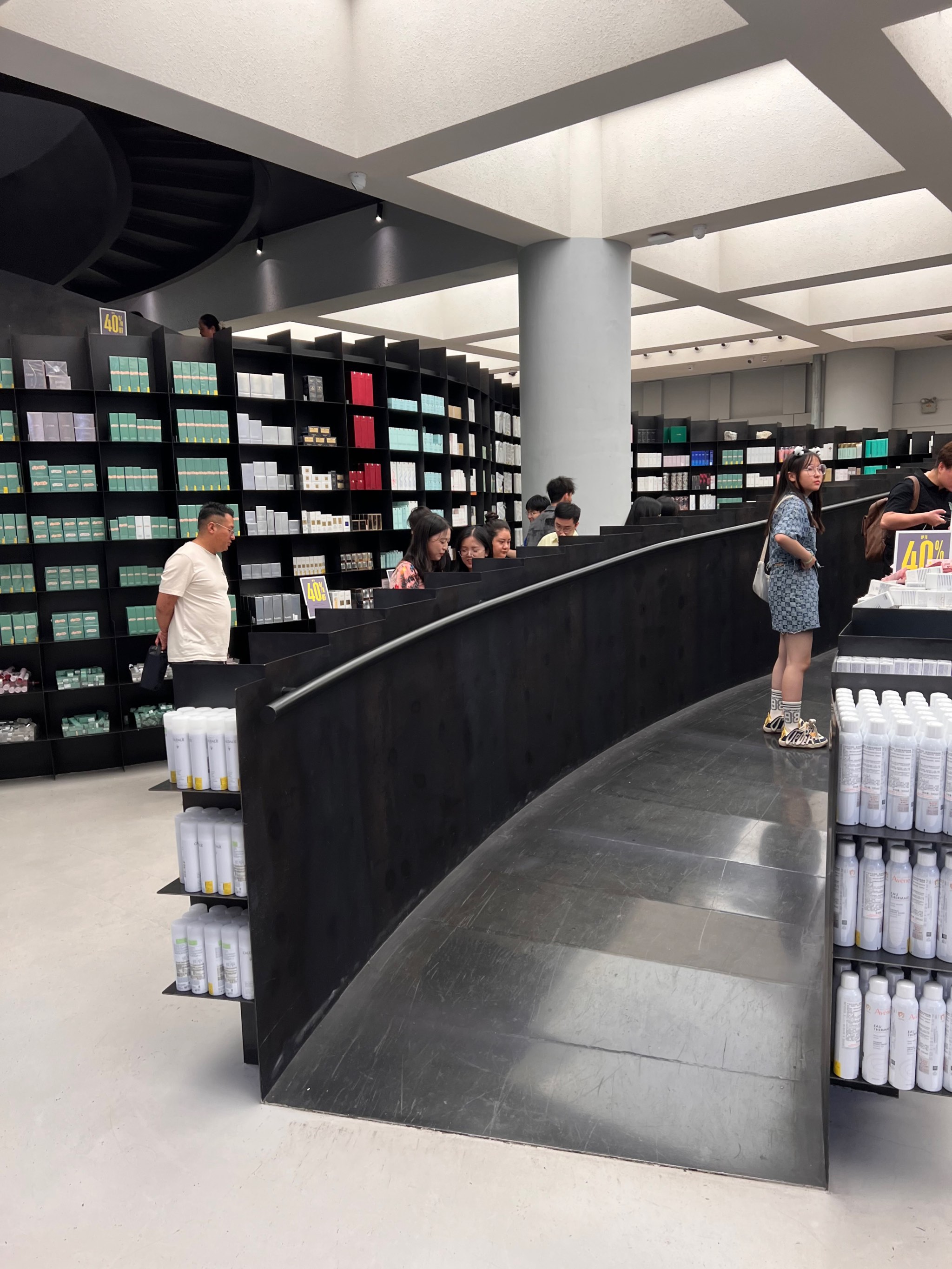 武汉保健服务种类丰富，价格跨度大，受项目类型和场所档次影响