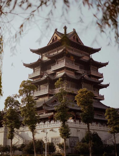 武汉养生好去处推荐：东湖漫步与归元禅寺冥想的独特魅力