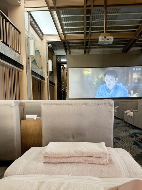 武汉桑拿的特色体验，空间大温度高，让人毛孔瞬间打开