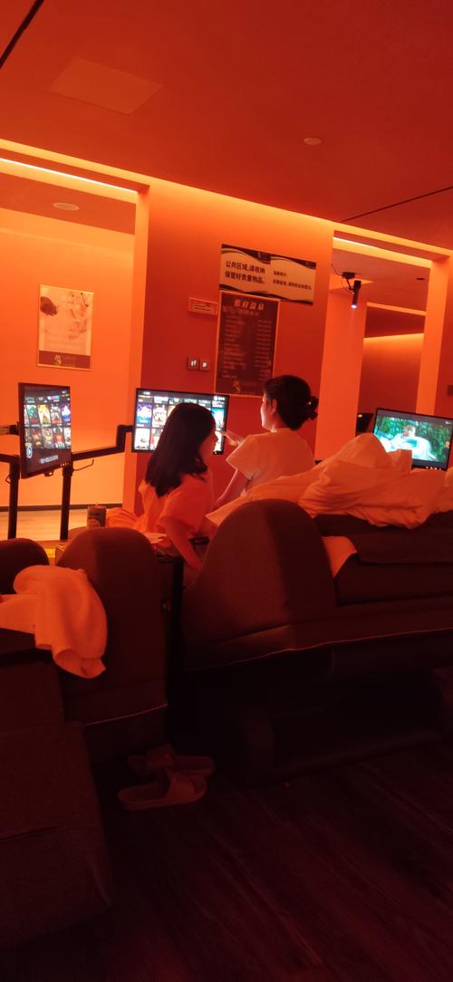 武汉桑拿：深入探讨设施设备与服务质量的桑拿特色体验